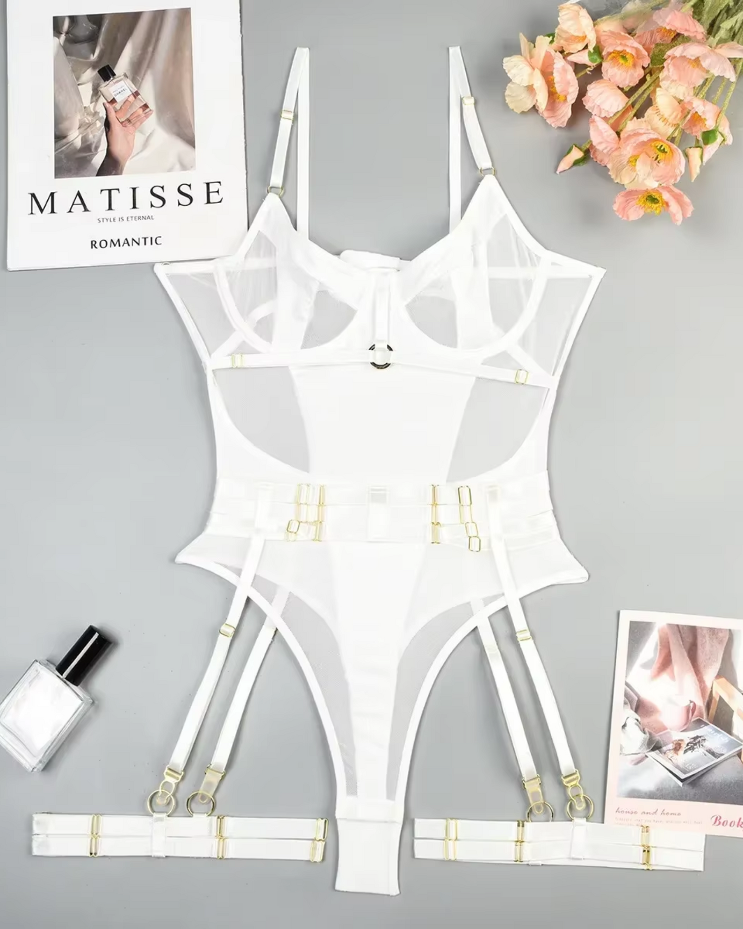 Body with adjustable straps and metal fastenings