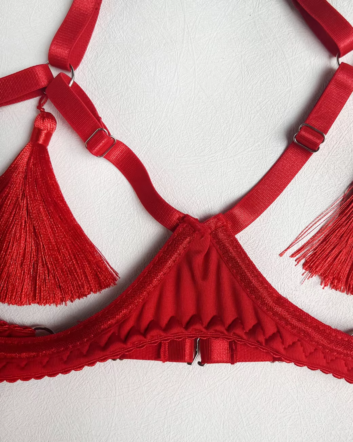 Lingerie set with fringes and thigh straps