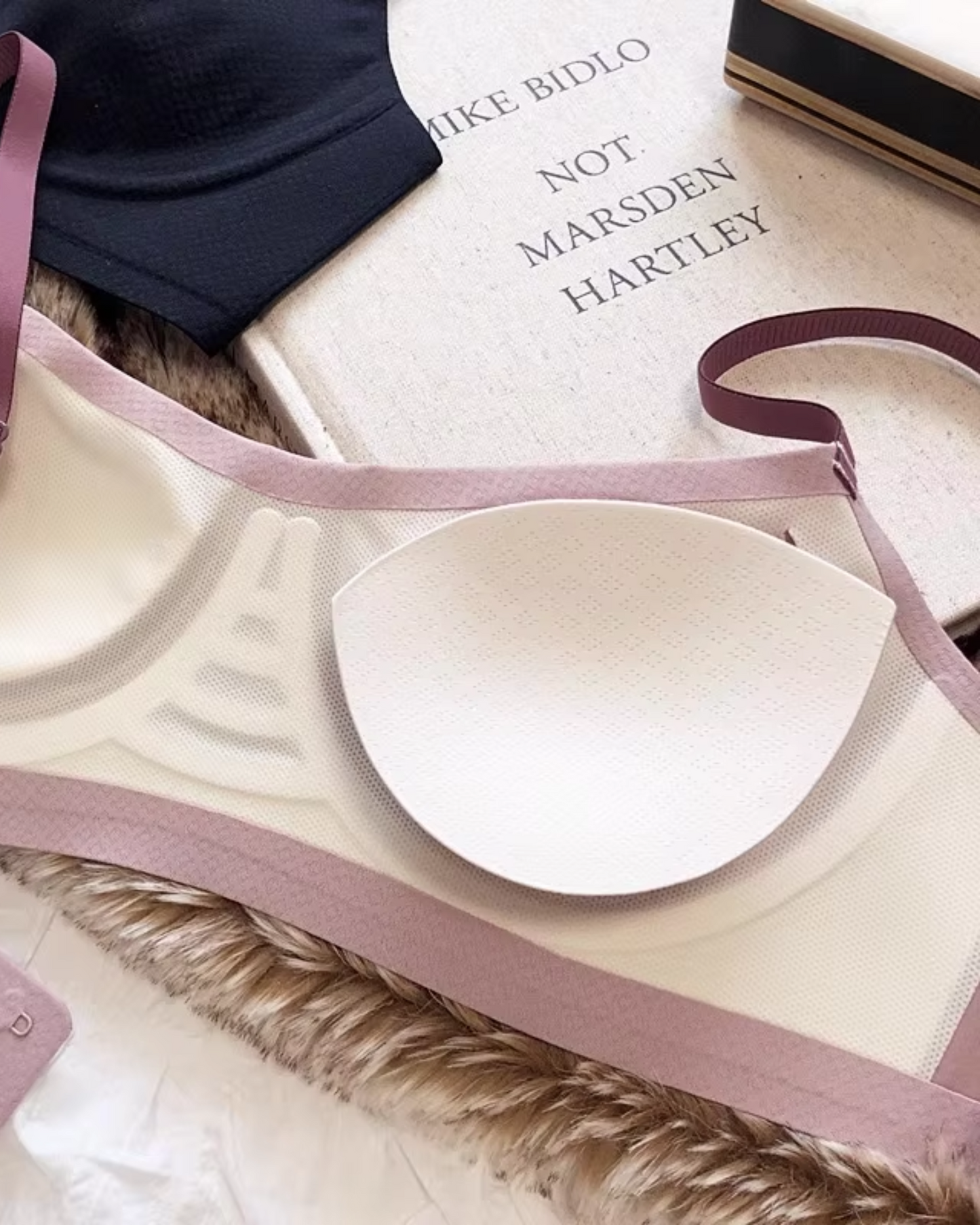Comfortable seamless balconette bra