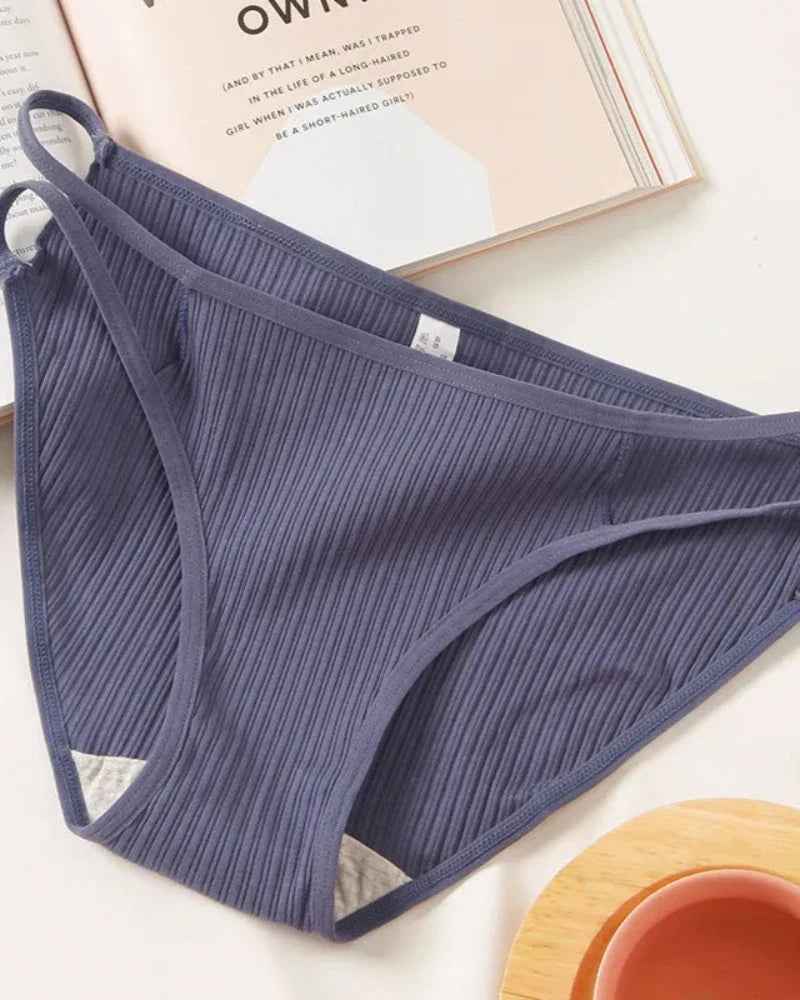 Briefs with decorative side straps