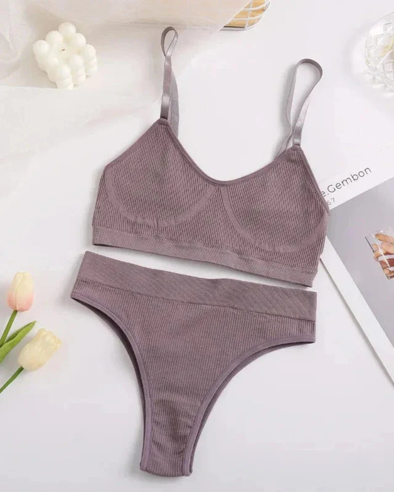 Comfortable ribbed lingerie set