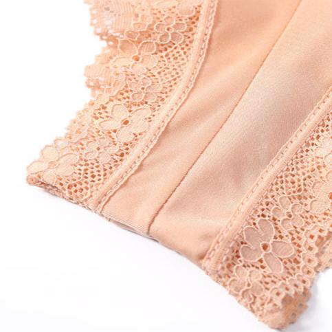 Satin knickers with a cut-out