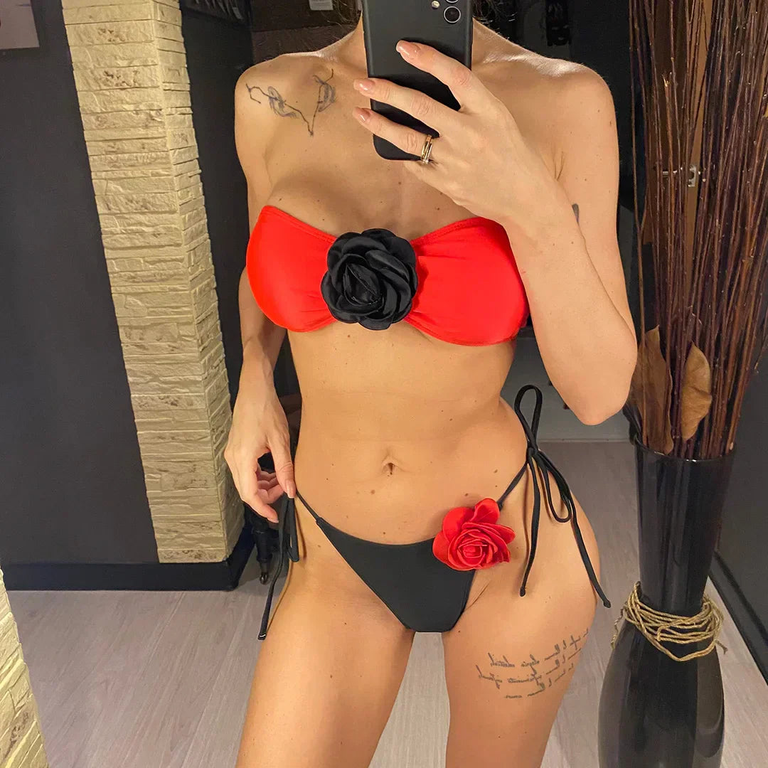 Two-piece bandeau swimsuit without straps