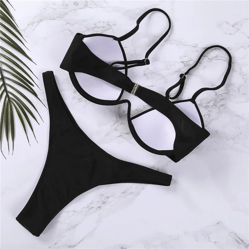 Bikini push-up with adjustable straps