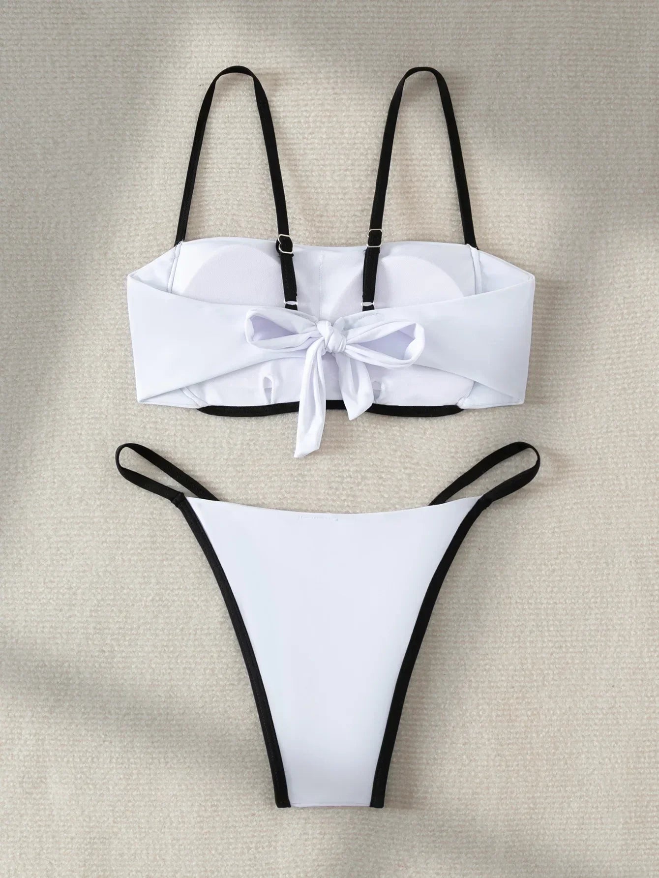 Bikini with a tie at the back