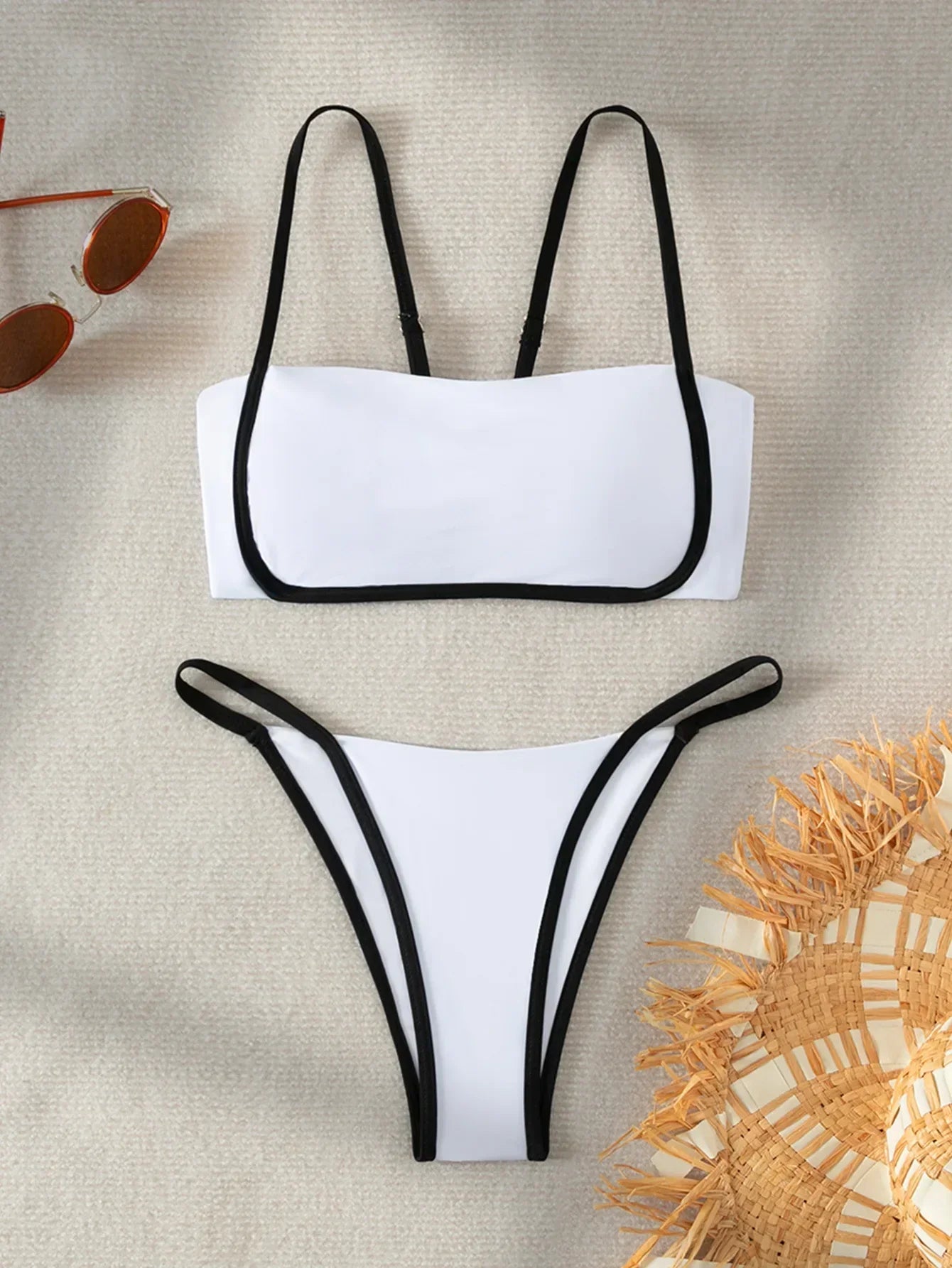 Bikini with a tie at the back