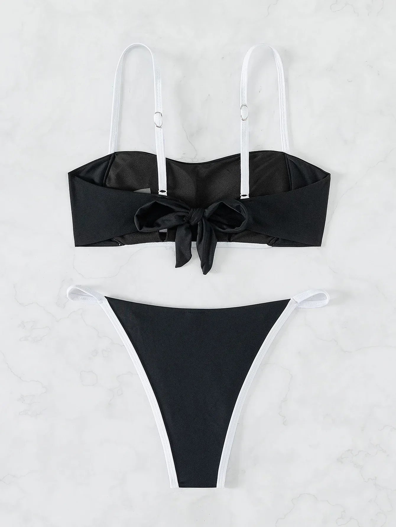 Bikini with a tie at the back