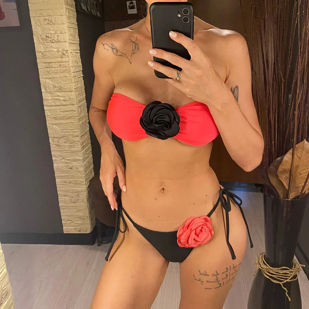 Two-piece bandeau swimsuit without straps