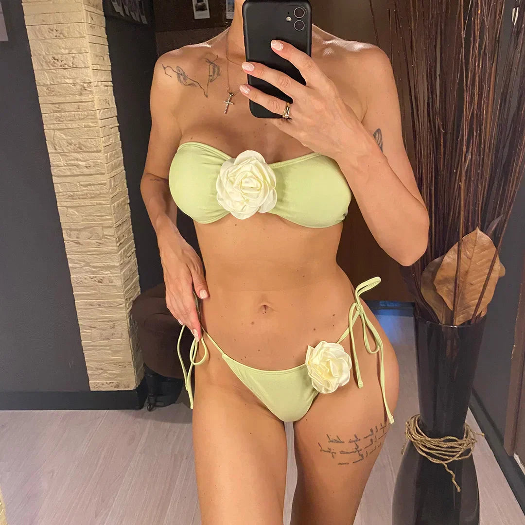 Two-piece bandeau swimsuit without straps