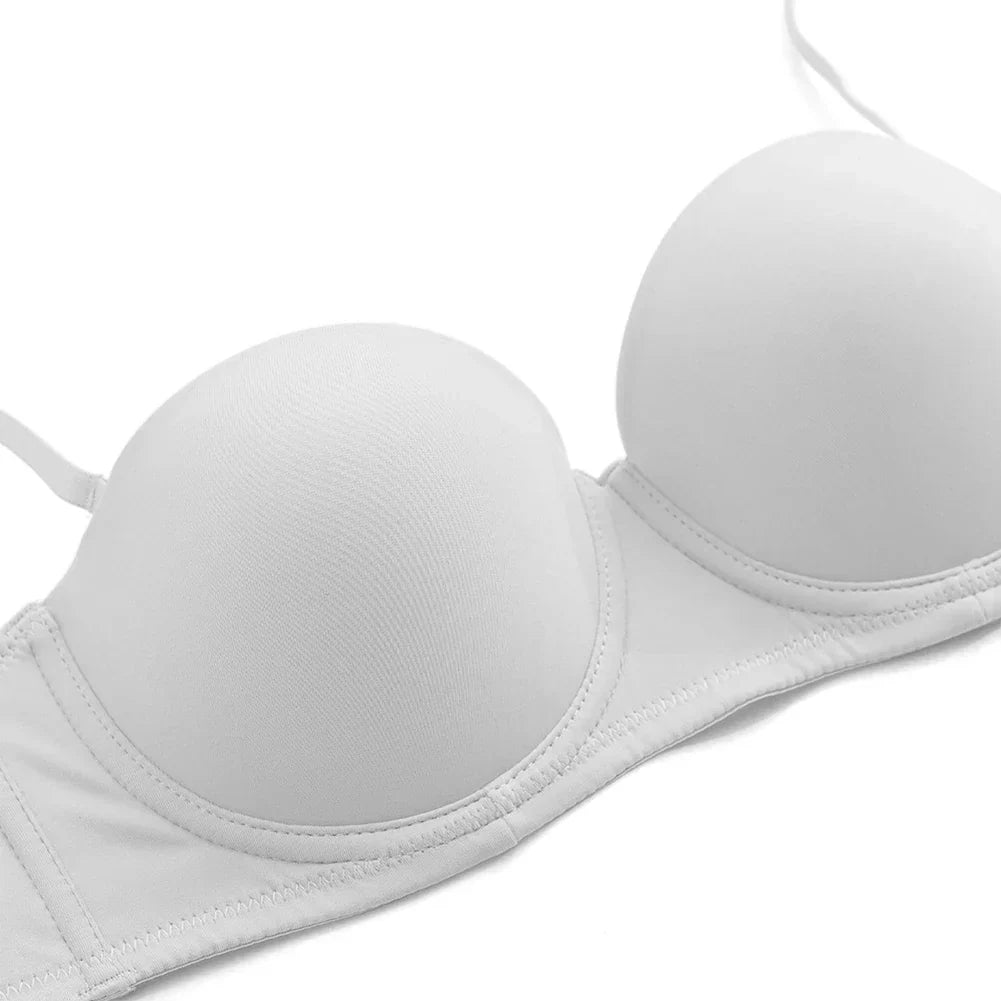 Bra with adjustable and detachable straps
