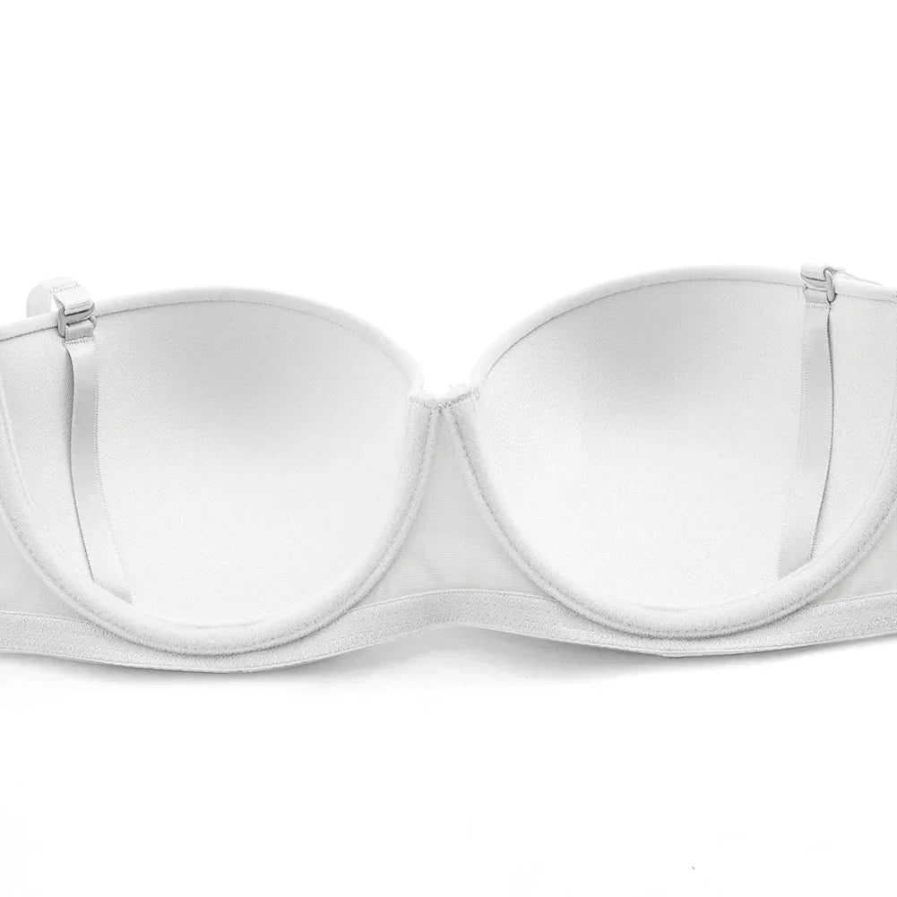 Bra with adjustable and detachable straps