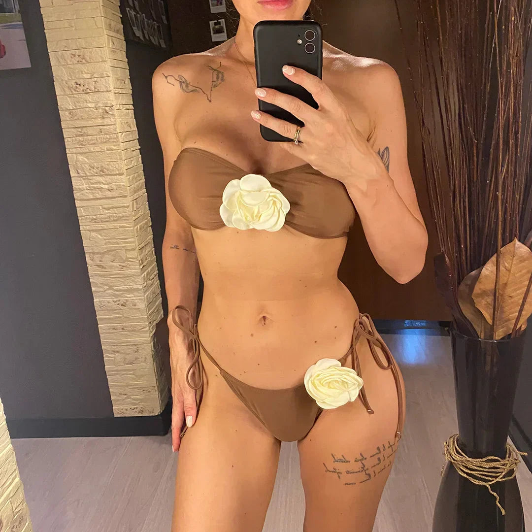 Two-piece bandeau swimsuit without straps