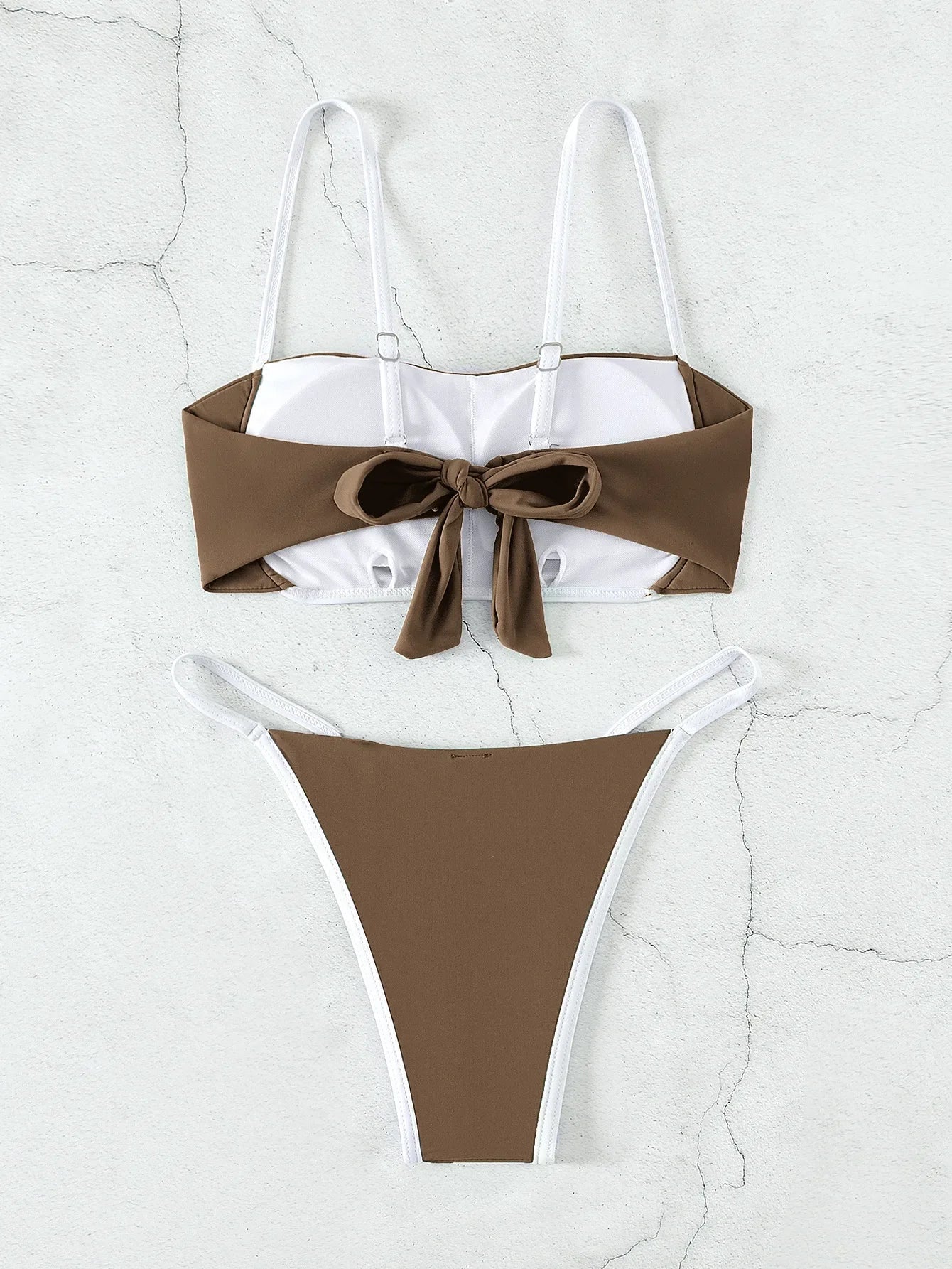 Bikini with a tie at the back