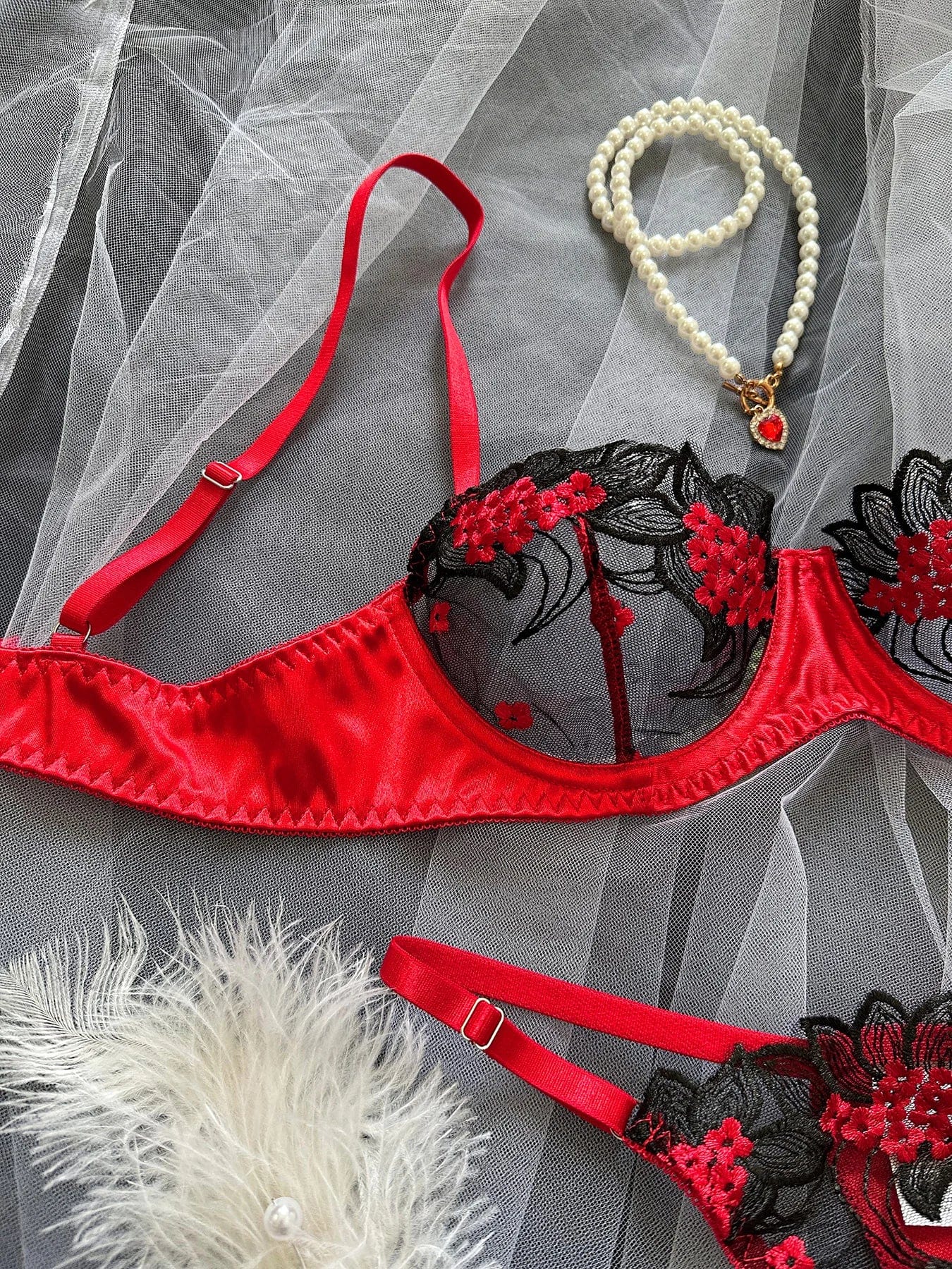 Lace embellished lingerie set