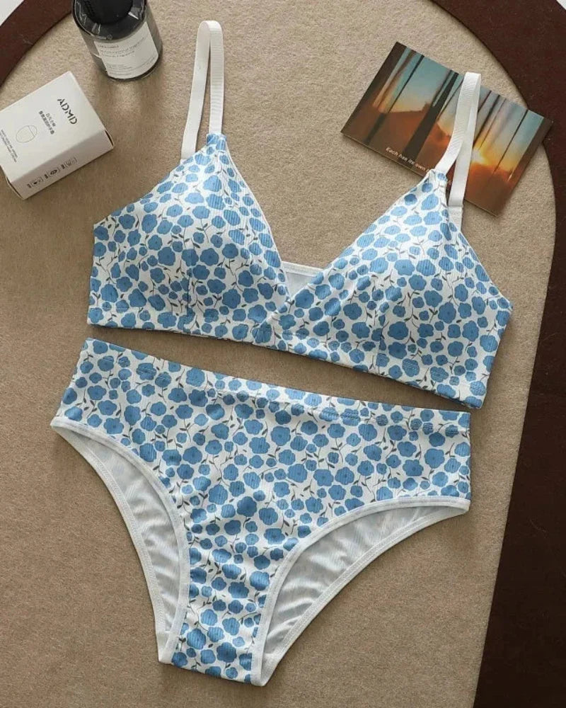Comfortable floral lingerie set