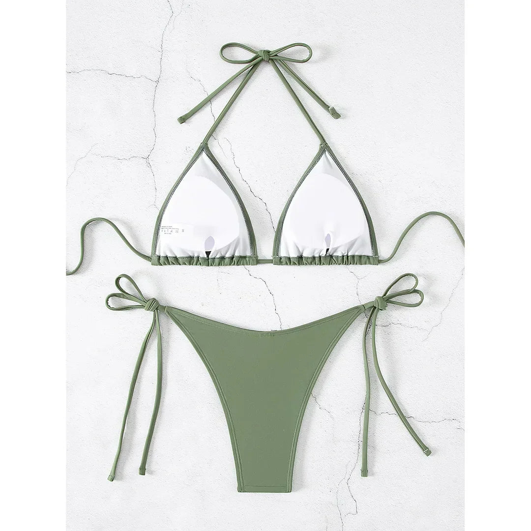 Bikini with adjustable triangular cups