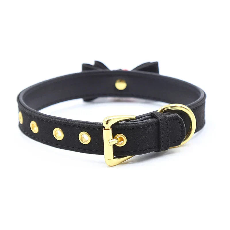 Collar with a bell and a decorative bow