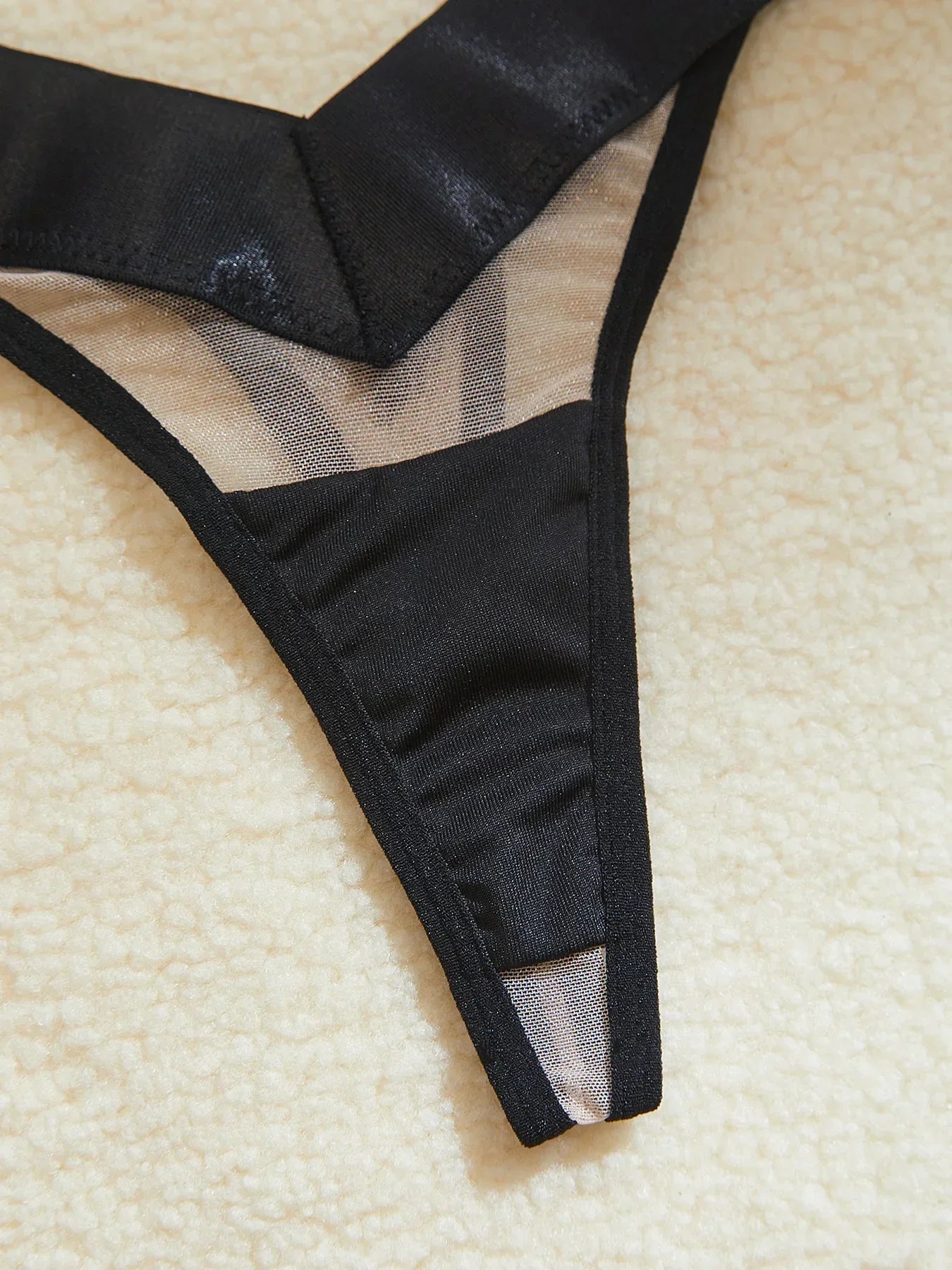Lingerie set with decorative straps