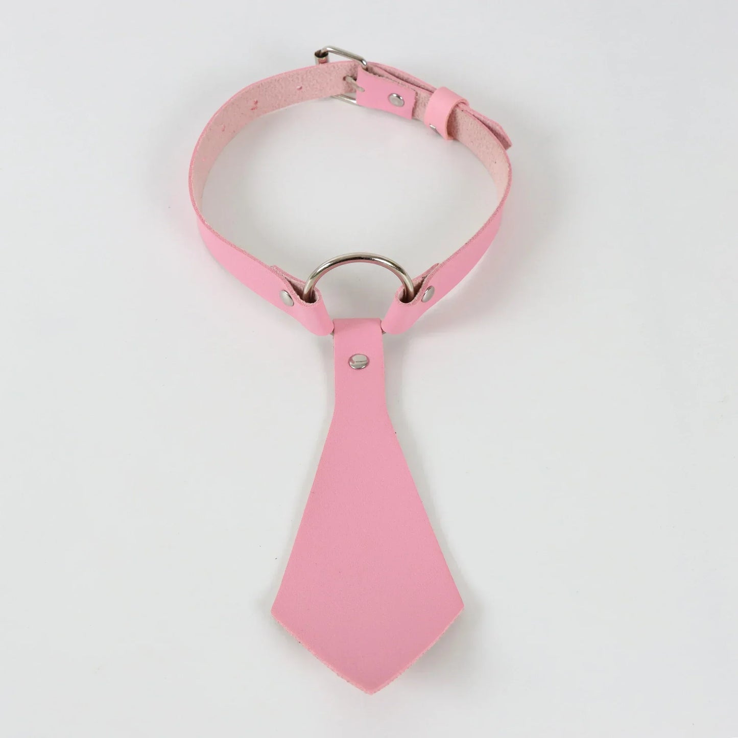 Choker with a tie