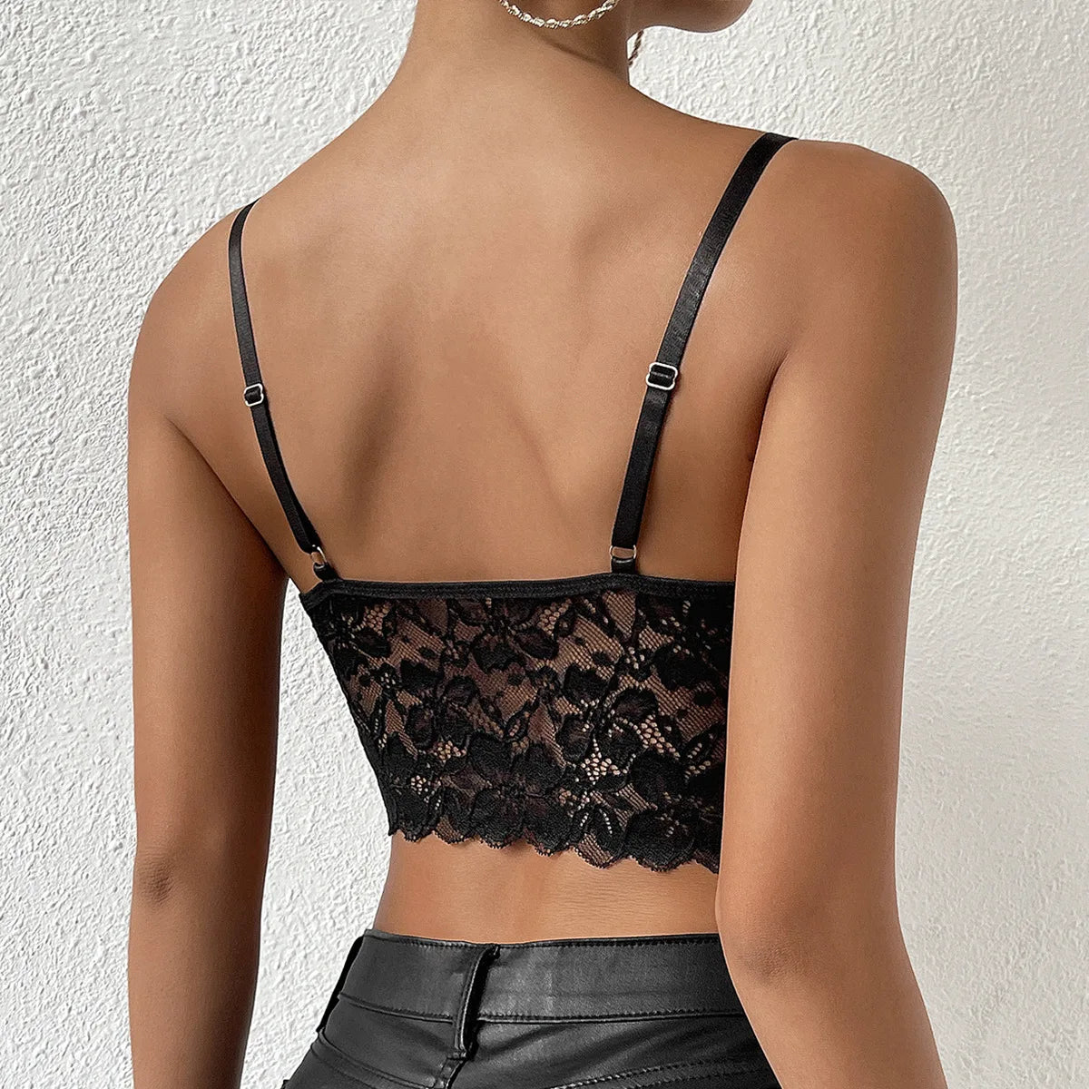 Lace bra with adjustable straps