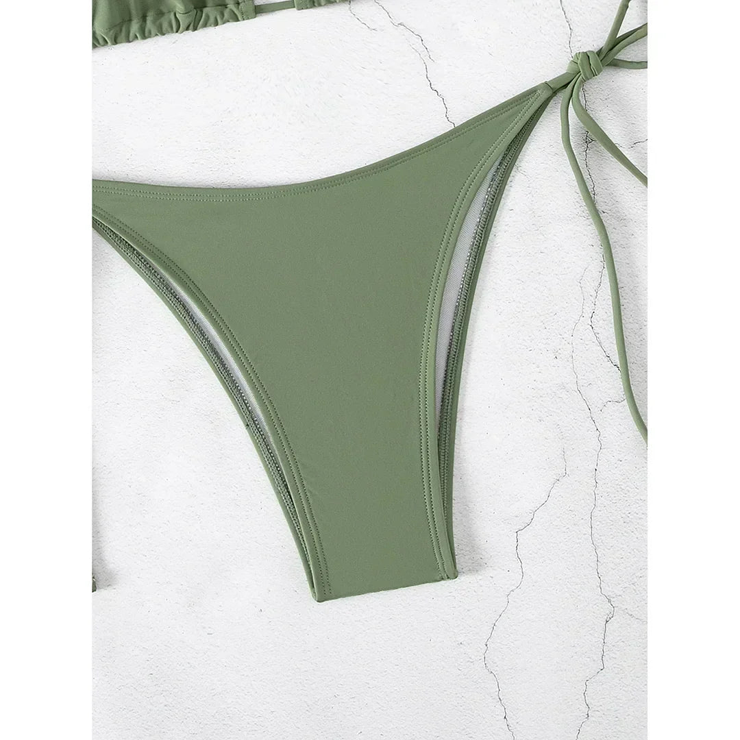 Bikini with adjustable triangular cups