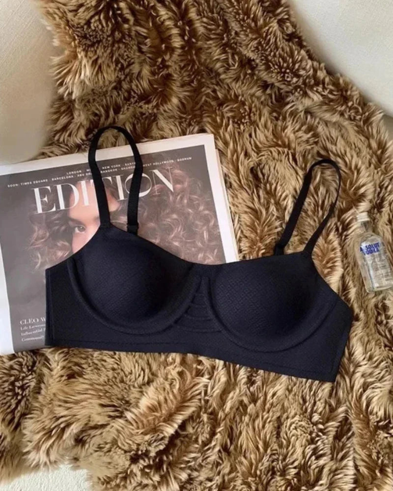 Comfortable seamless balconette bra