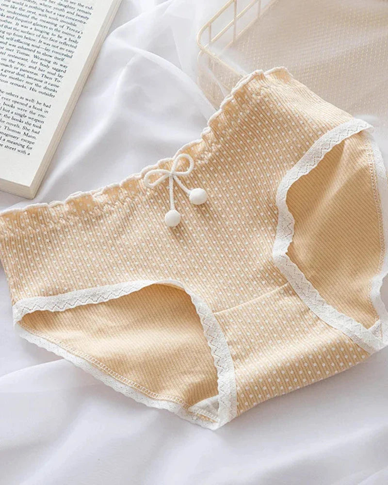 Ribbed Briefs with Decorative Bow