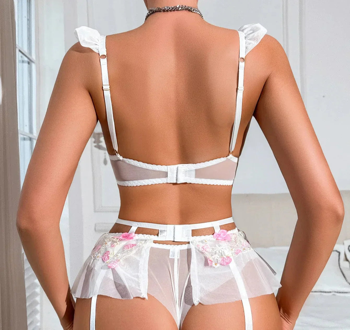 Lace lingerie set with floral embroidery