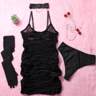 Set of lingerie with cut-outs under the bust