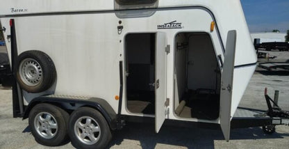 Horse Hauling Tandem Axle Trailer (Used)