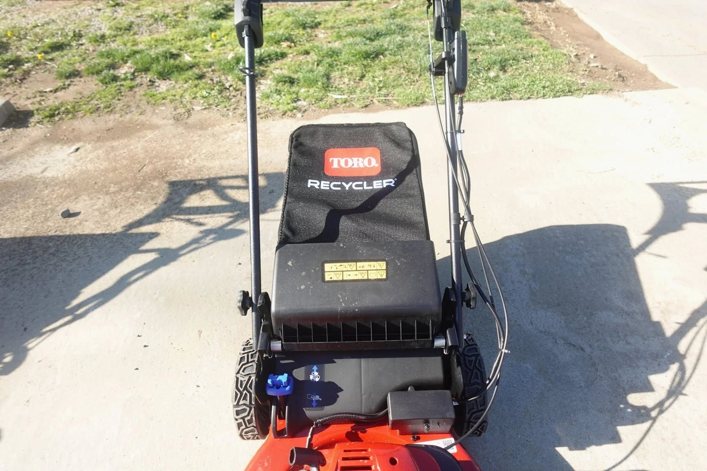 Toro 22″ Electric-Start Recycler Personal Pace Self-Propelled Gas Lawn Mowers.
