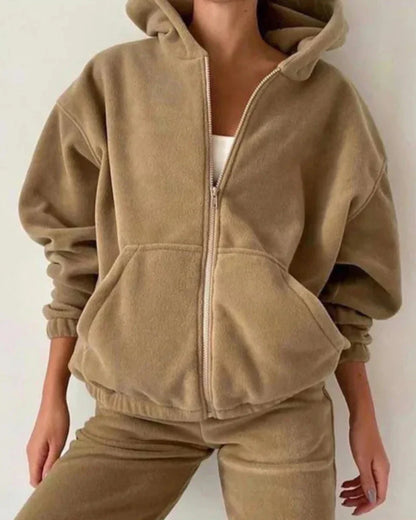 Loose velour tracksuit set with short sweatshirt