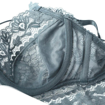 Lingerie set with lace embellishments