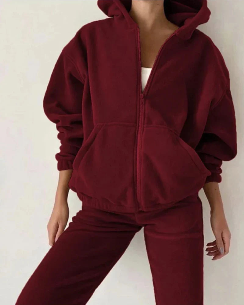 Loose velour tracksuit set with short sweatshirt