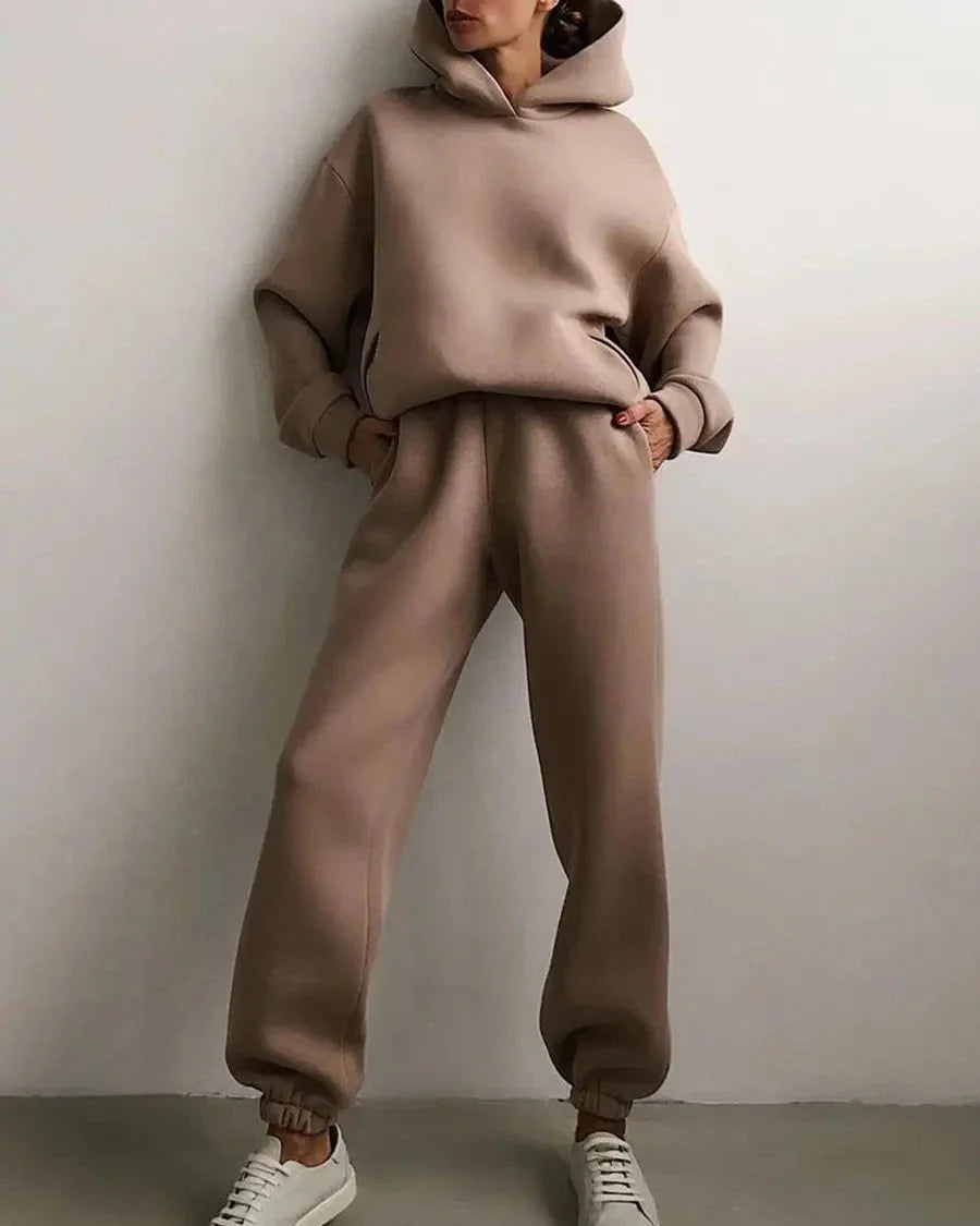 Loose comfortable tracksuit set with hood