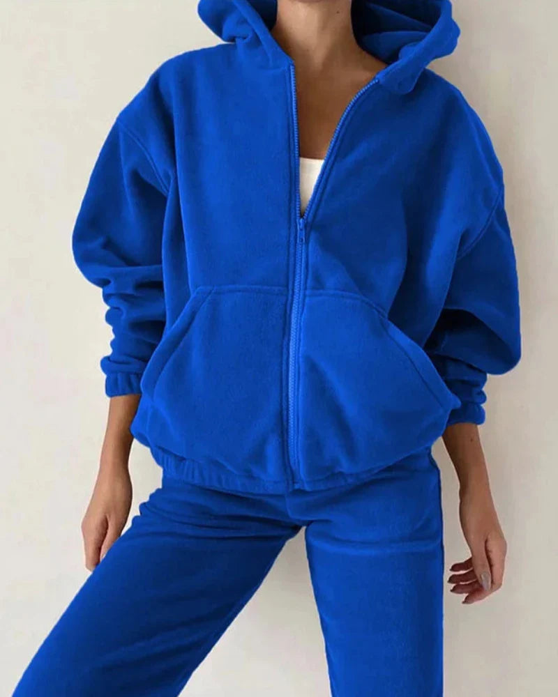 Loose velour tracksuit set with short sweatshirt