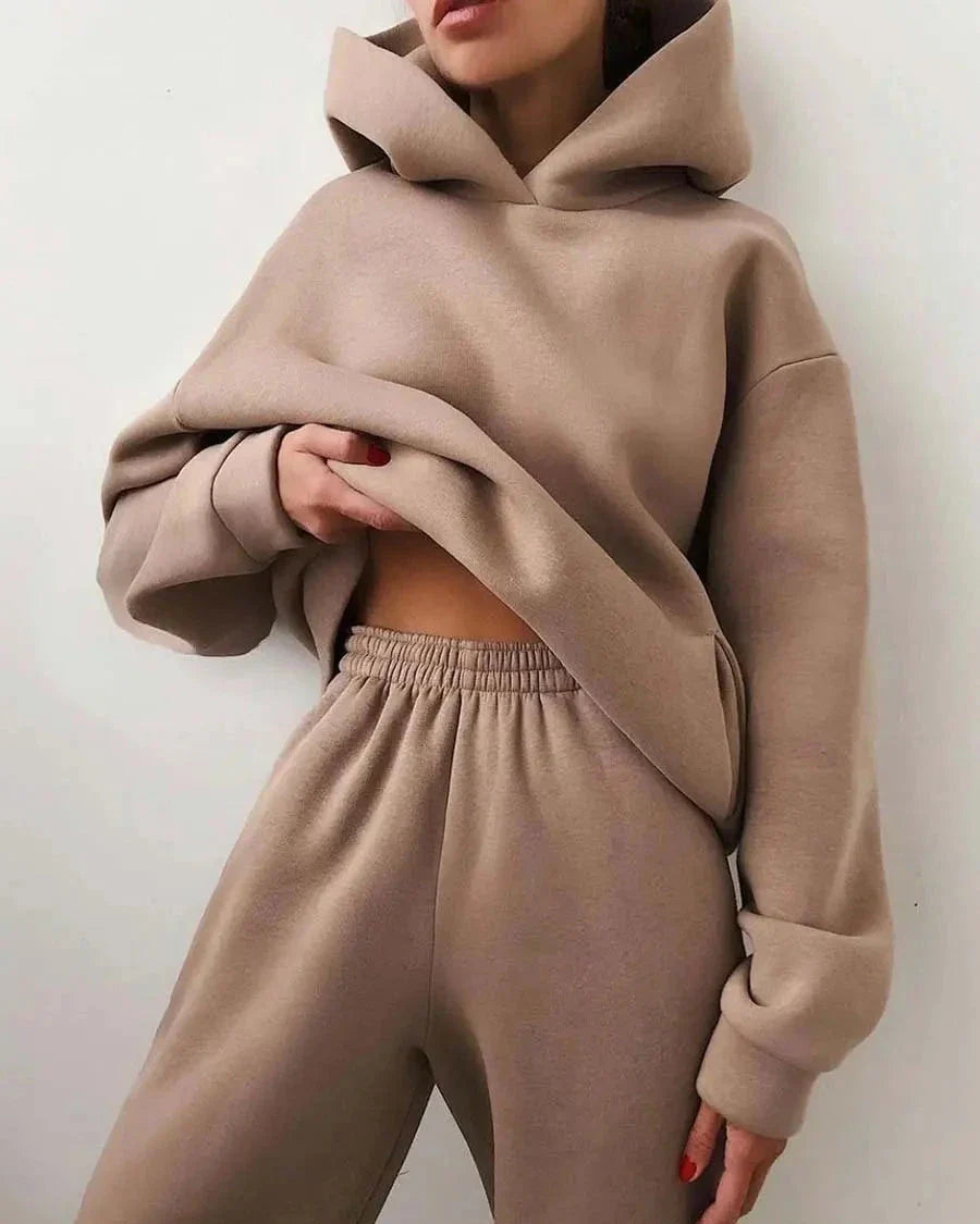 Loose comfortable tracksuit set with hood