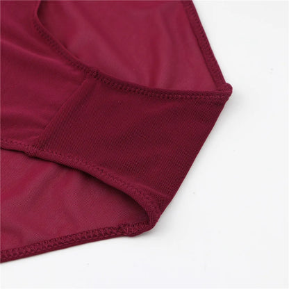 High-waisted briefs that shape the stomach.