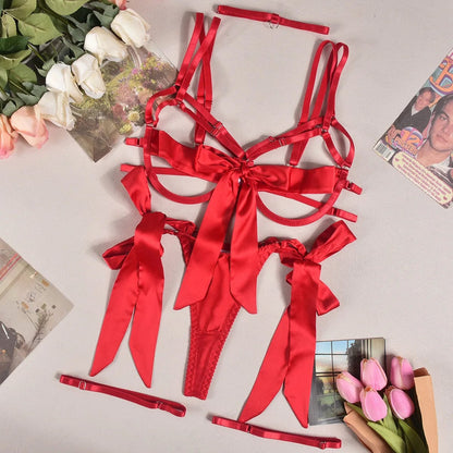 Lingerie set with decorative bows
