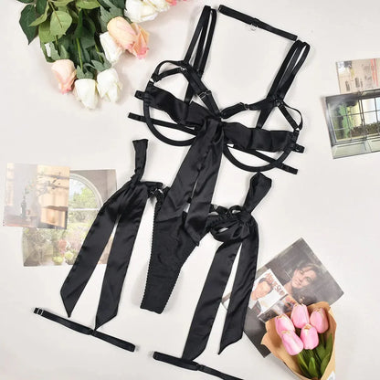 Lingerie set with decorative bows