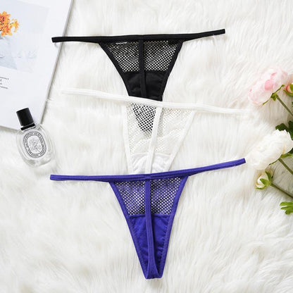 Mesh string thong with decorative chain of zirconia.