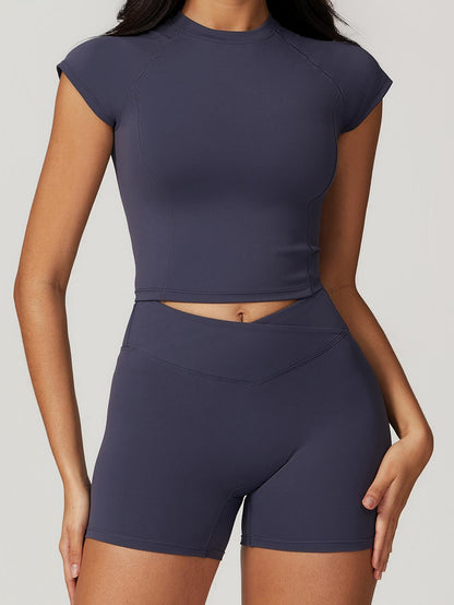 Short-sleeved blouse