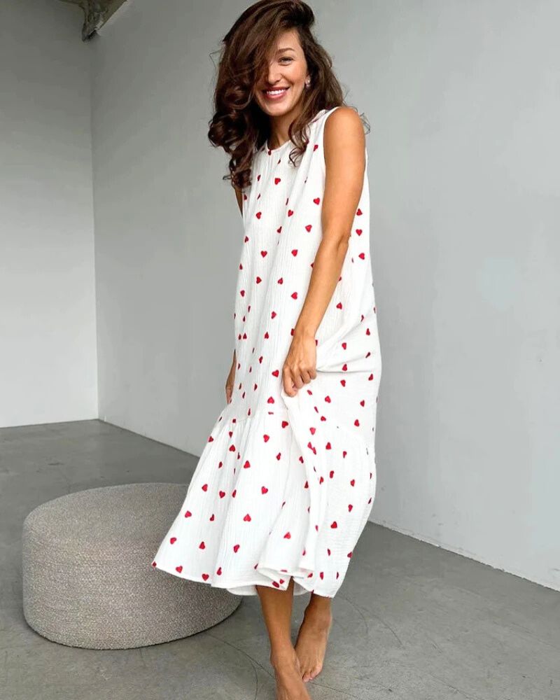 Long heart-patterned camisole nightgown