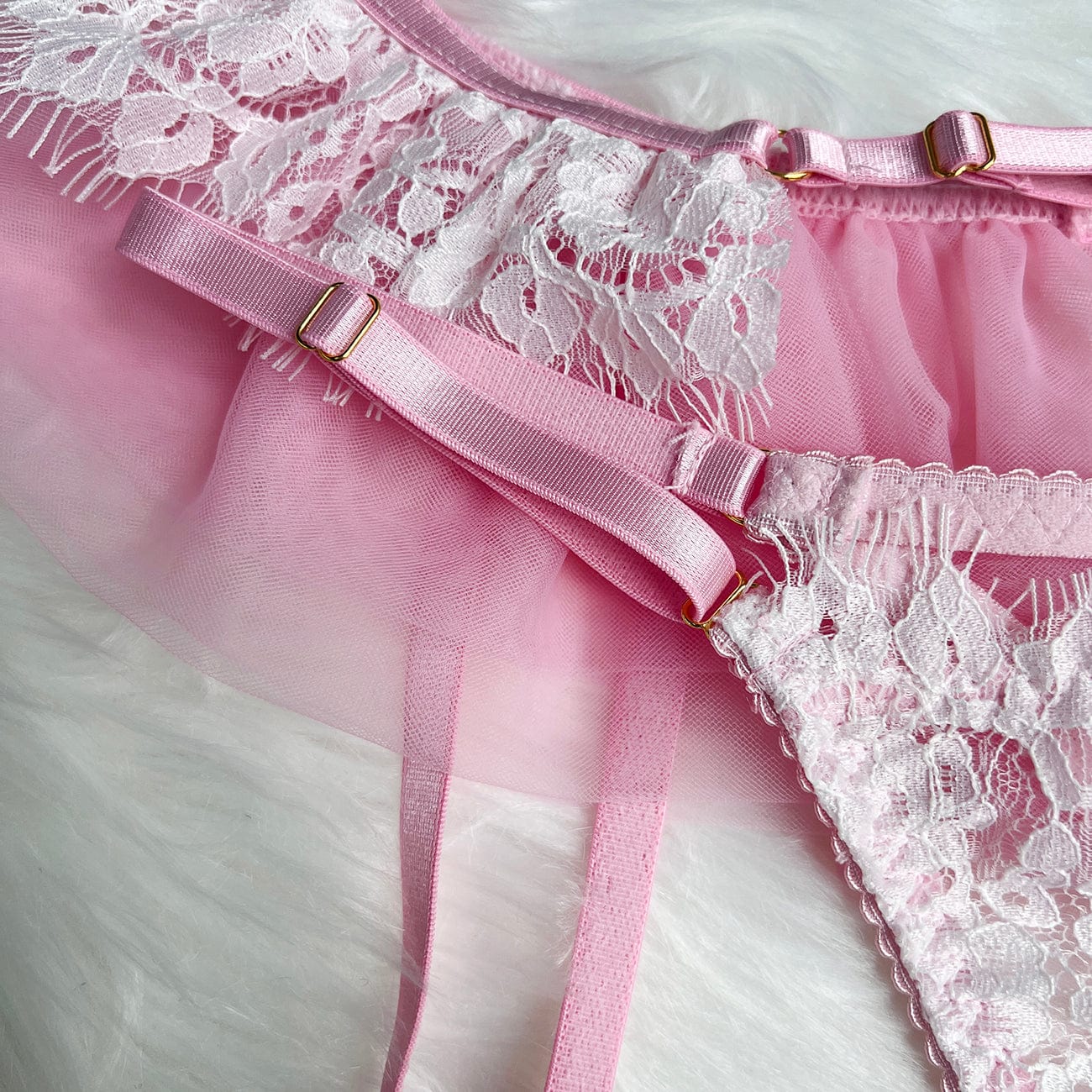 Lace lingerie set with underwire