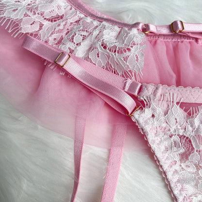 Lace lingerie set with underwire