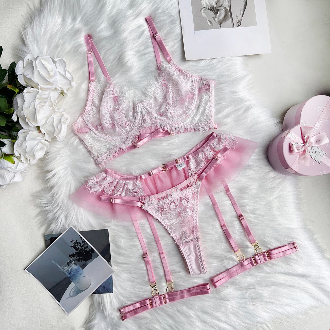 Lace lingerie set with underwire