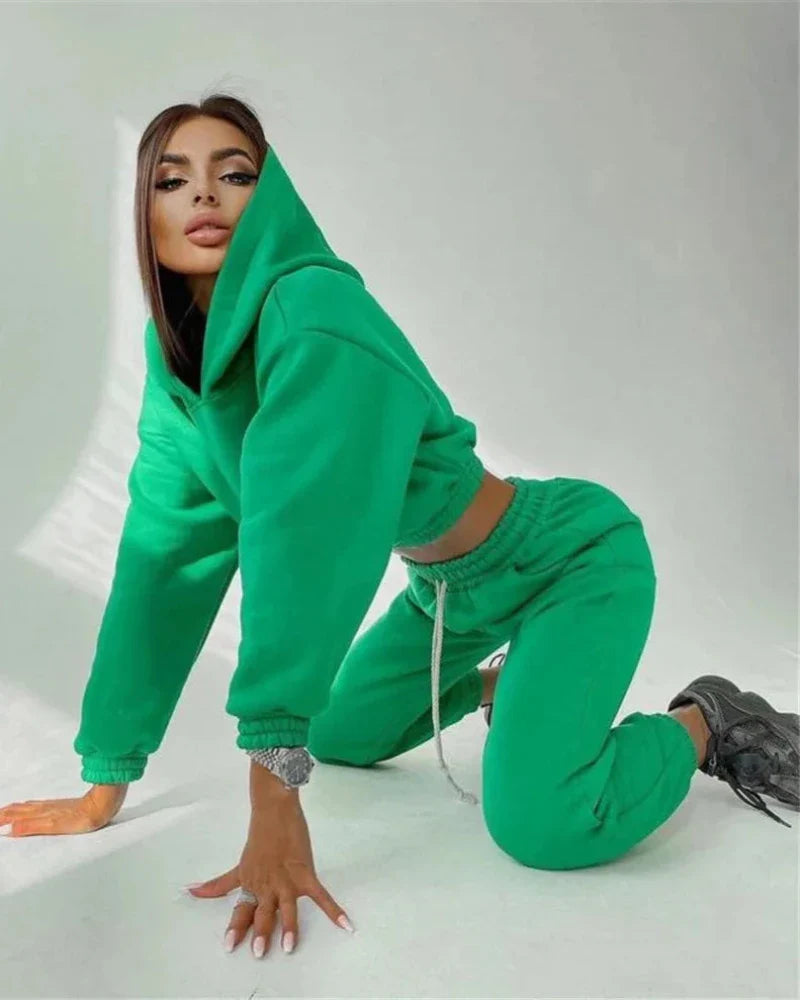 Comfortable tracksuit set with a short sweatshirt