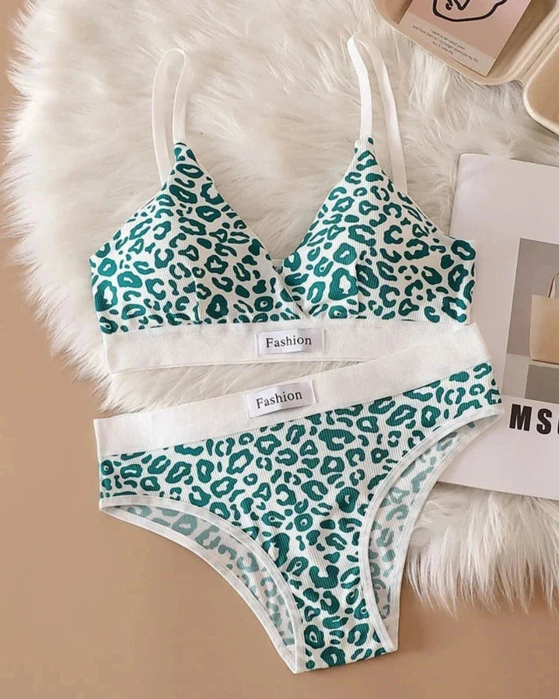 Comfortable leopard print lingerie set