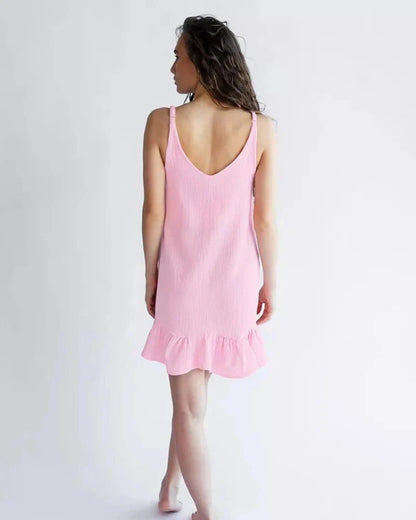 Short nightgown with straps and frill