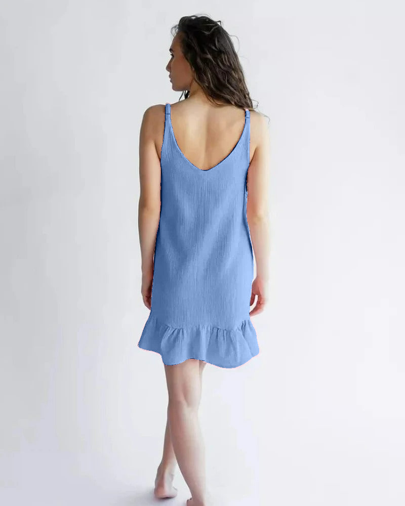 Short nightgown with straps and frill